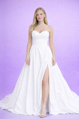 Robe de mariage bustier décolleté cœur jupe A-line ample avec traîne taille marquée et drapé structuré + fente haute | Dressie Dress - Dressie Dress
