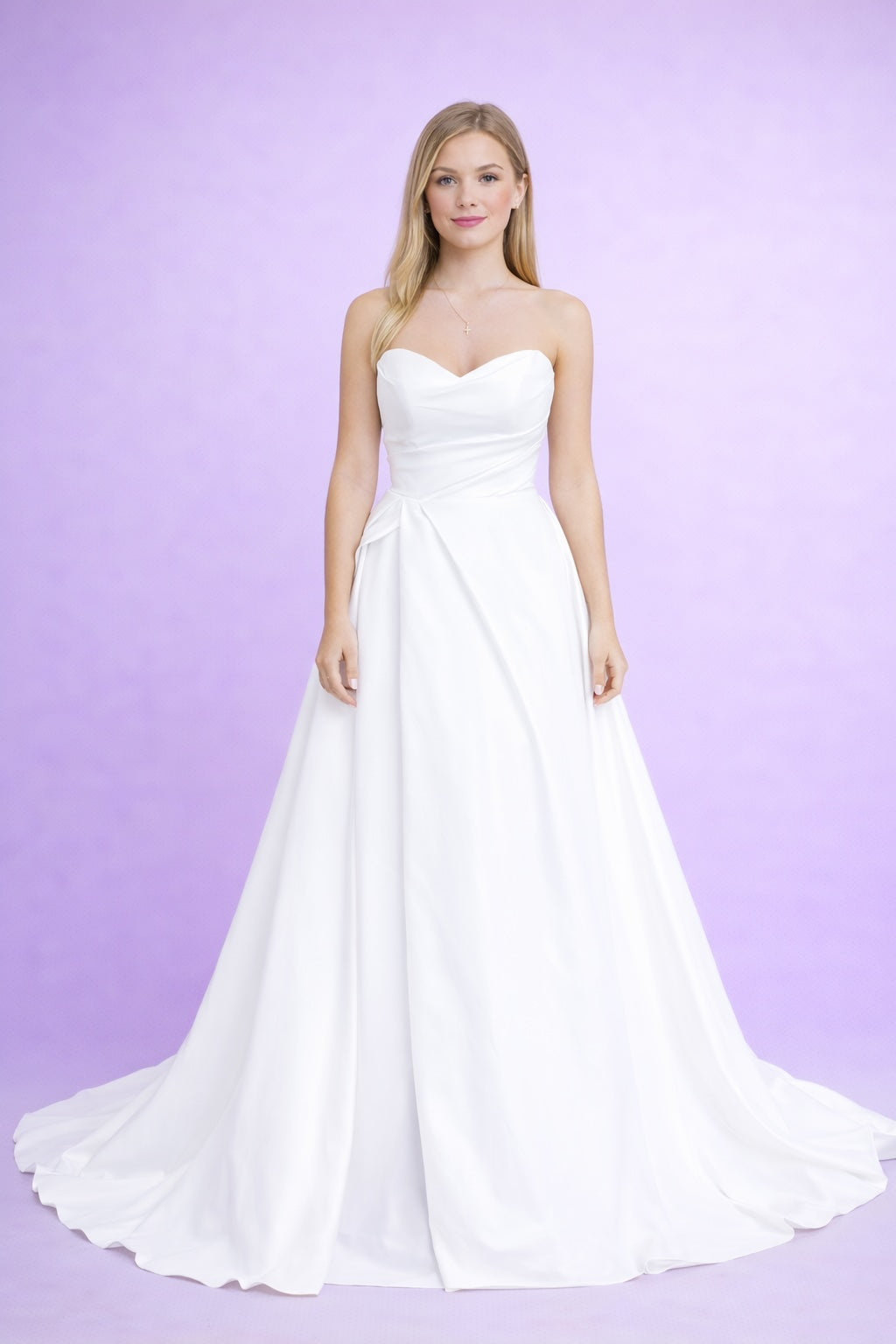 Robe de mariage bustier décolleté cœur jupe A-line ample avec traîne taille marquée et drapé structuré + fente haute | Dressie Dress - Dressie Dress