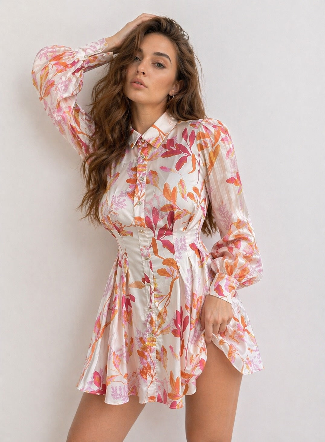 Robe courte imprimée pour femme de la marque Dressie Dress, style romantique français avec col chemise et manches bouffantes
